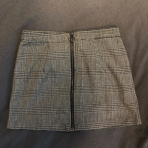 mini skirt - Picture 1 of 3